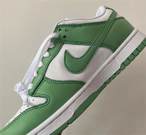 dunk low green glow shoes